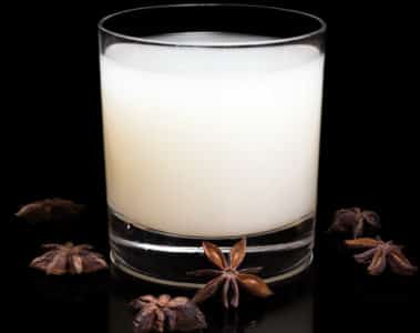 Une mauresque avec des badianes autour