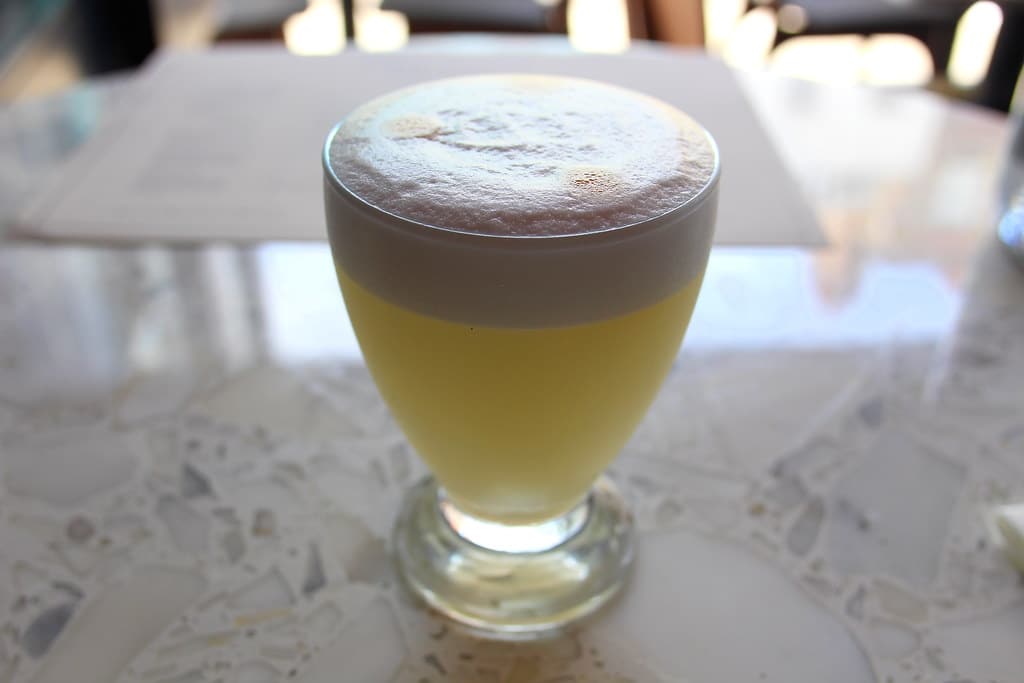 Un pisco sour dans sa version péruvienne